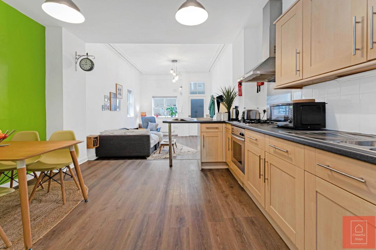 Cheerful Stays: Spacious Flat In Vibrant Leith Edinburgh Ngoại thất bức ảnh