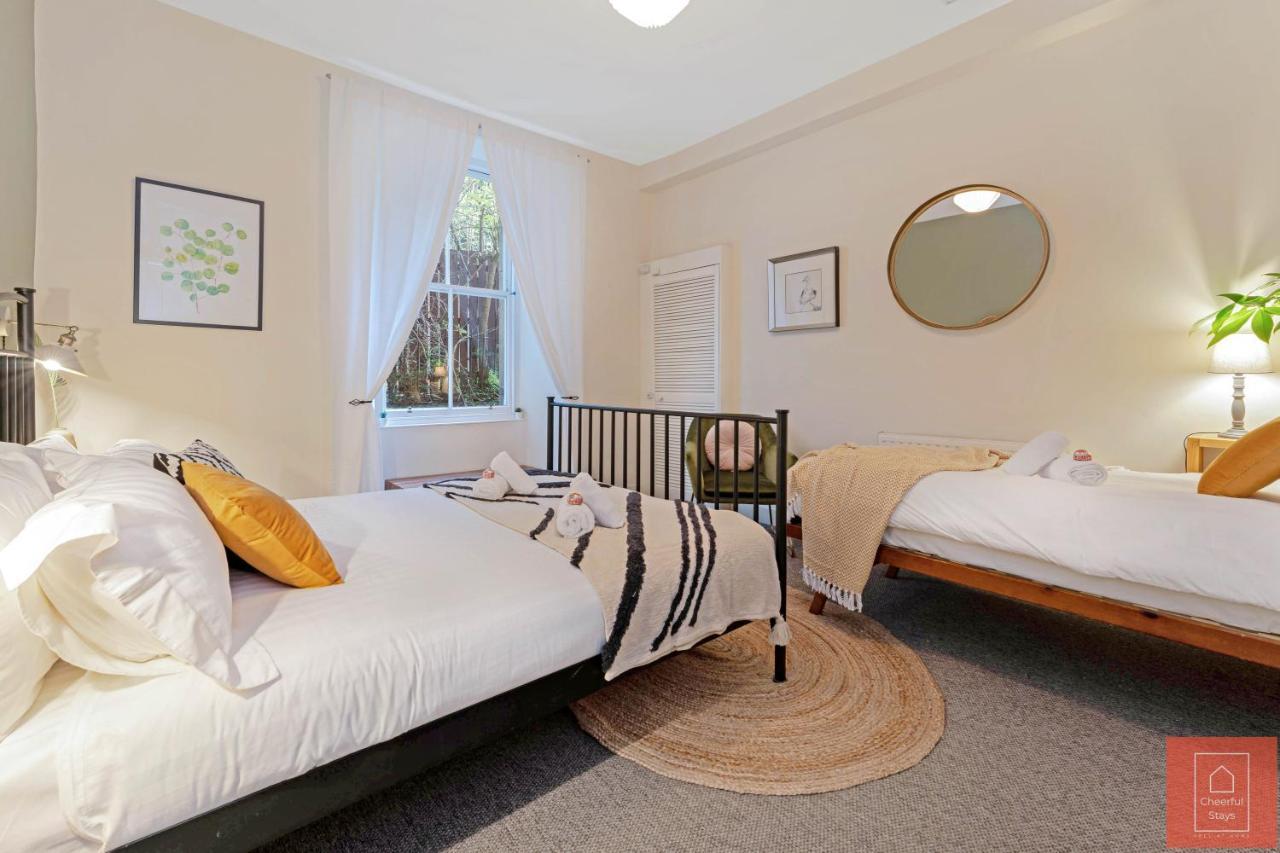 Cheerful Stays: Spacious Flat In Vibrant Leith Edinburgh Ngoại thất bức ảnh